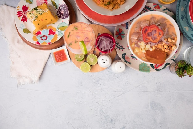 Platos caseros coloridos